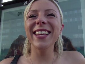 Echte Studentin 18 aus Berlin dreht ersten Porno für Geld Deutsch.